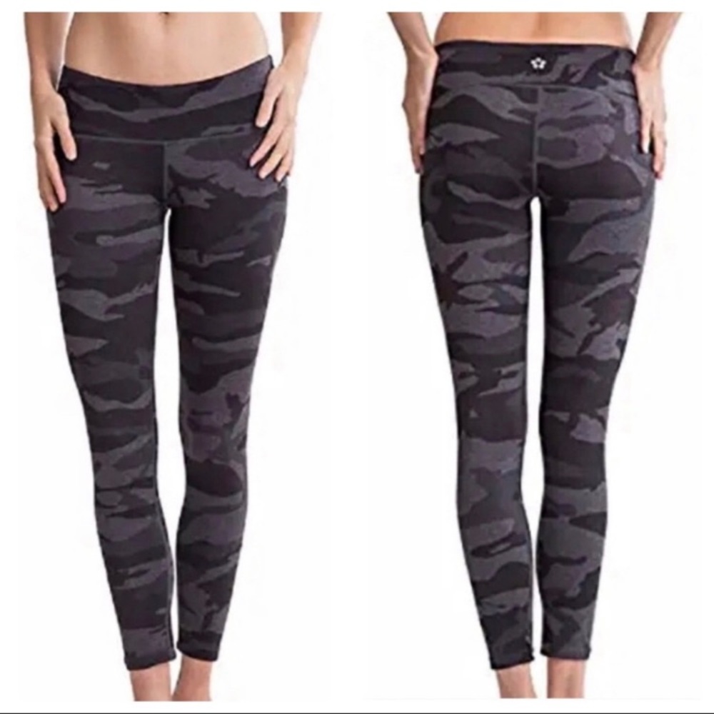 Tuff Athletics Camo Leggings Size Medium
